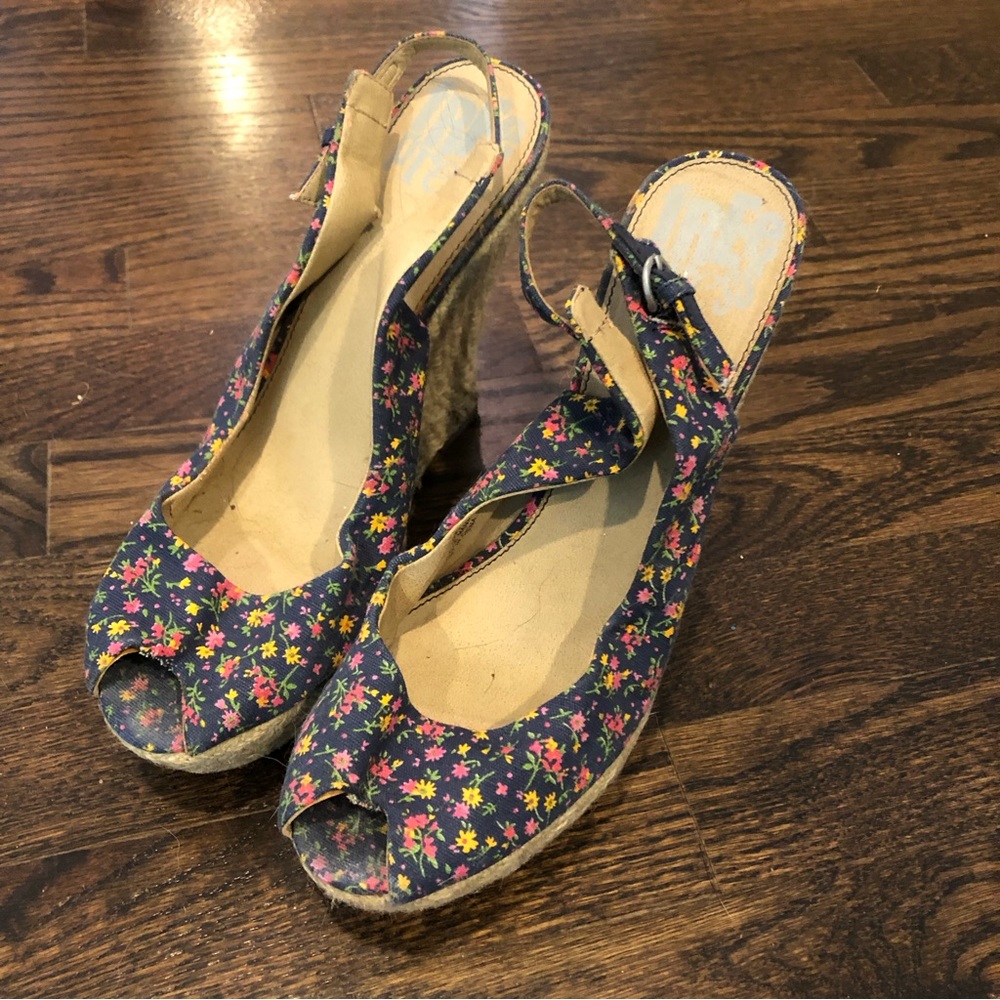 Summer Wedges - Picture 2 of 2